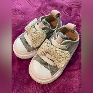 Converse all stars Size 4 toddler girls